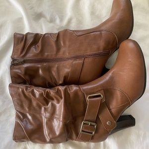 Brown booties slouchy with buckle heeled
